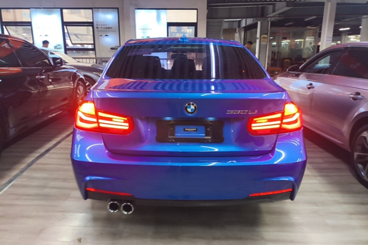 BMW 3 Series 2019 car image #6