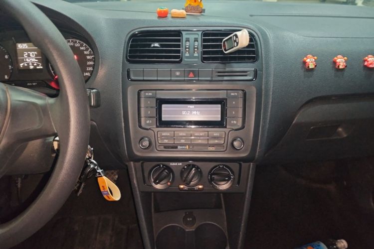 Volkswagen Polo 2017 #13 Volkswagen Polo 2017 car image #13