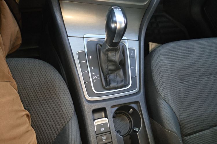 Volkswagen Golf 2015 car image #14