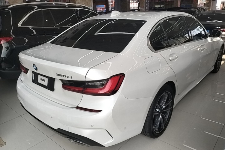 BMW 3 Series 2020 car image #7