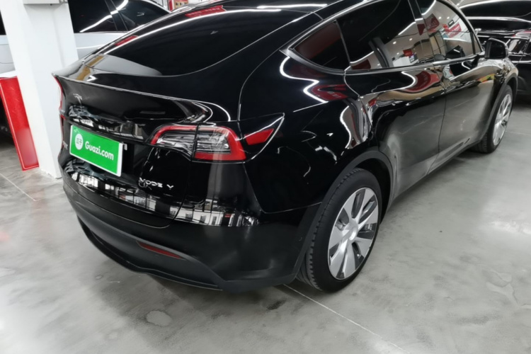Tesla Model Y 2023 #5 Tesla Model Y 2023 car image #5