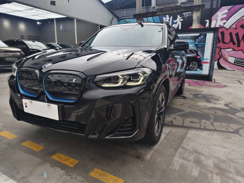 BMW iX3 2023 BMW iX3 2023 car image