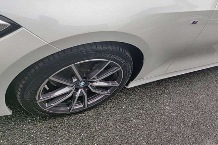 BMW 3 Series 2020 car image #9