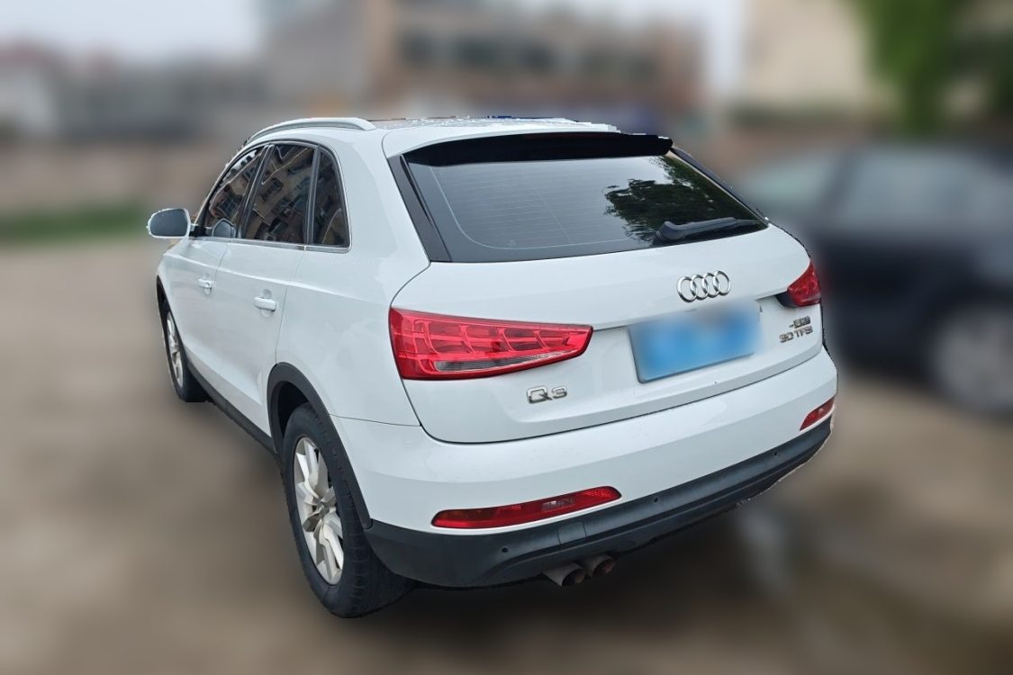 Audi Q3 2015 car image #3