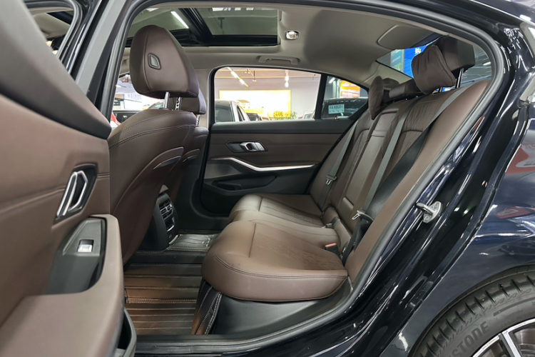 BMW 3 Series 2023 image de voiture #22