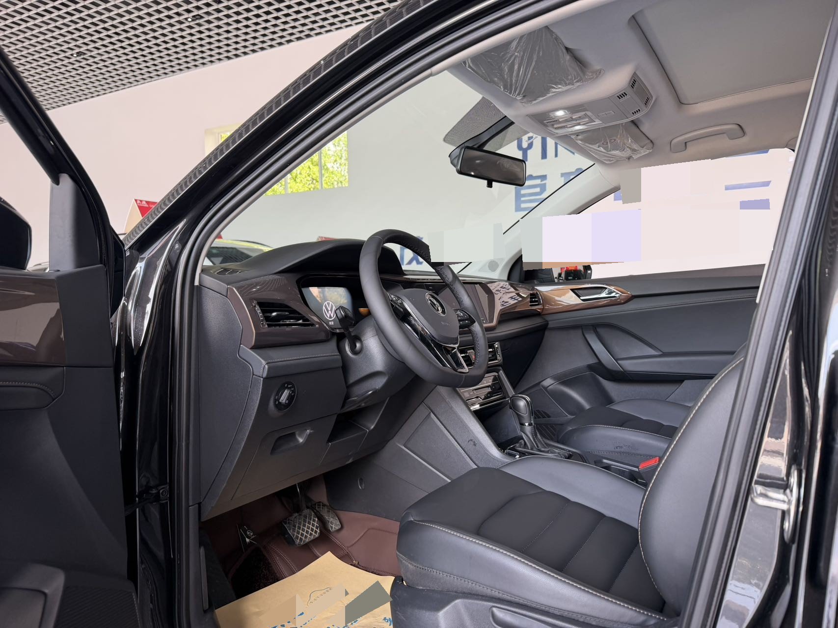 2023 car image #13