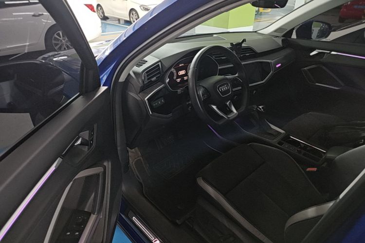 Audi Q3 2019 #16 Audi Q3 2019 car image #16