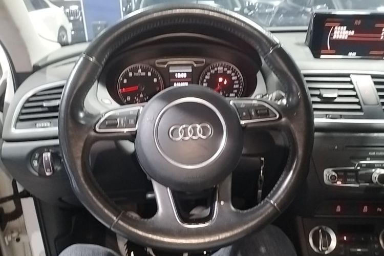 Audi Q3 2015 #11 Audi Q3 2015 car image #11