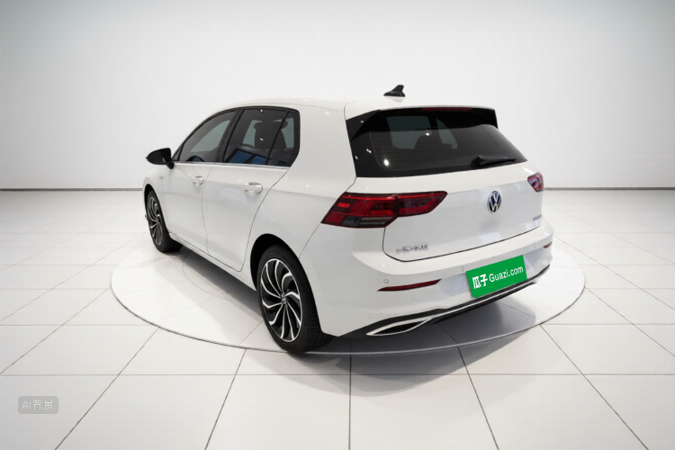 Volkswagen Golf 2024 car image #5