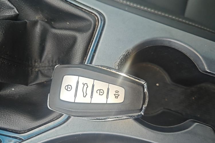 GEELY Emgrand 2019 #9 GEELY Emgrand 2019 car image #9