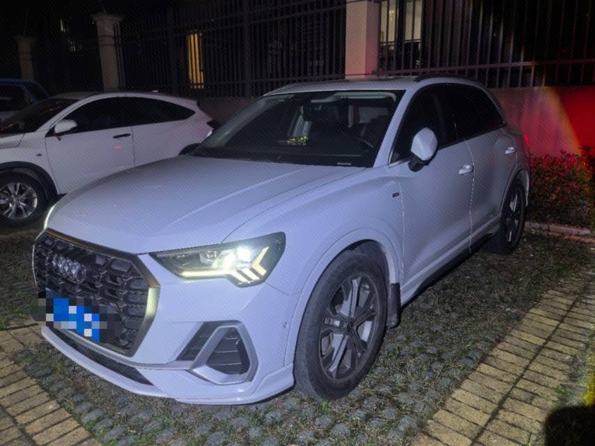 Audi Q3 2021 immagine di auto 
