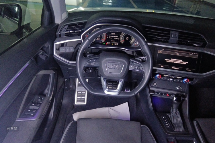 Audi Q3 2022 car image #12