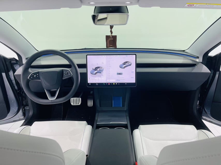 Tesla Model 3 2025 car image #6