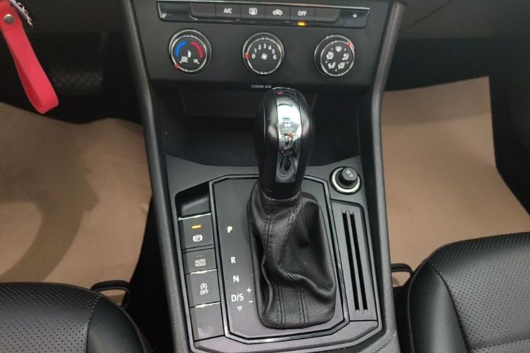Volkswagen Lavida 2020 car image #14