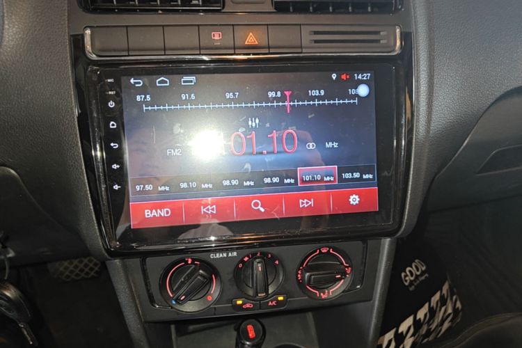 Volkswagen Polo 2017 car image #13