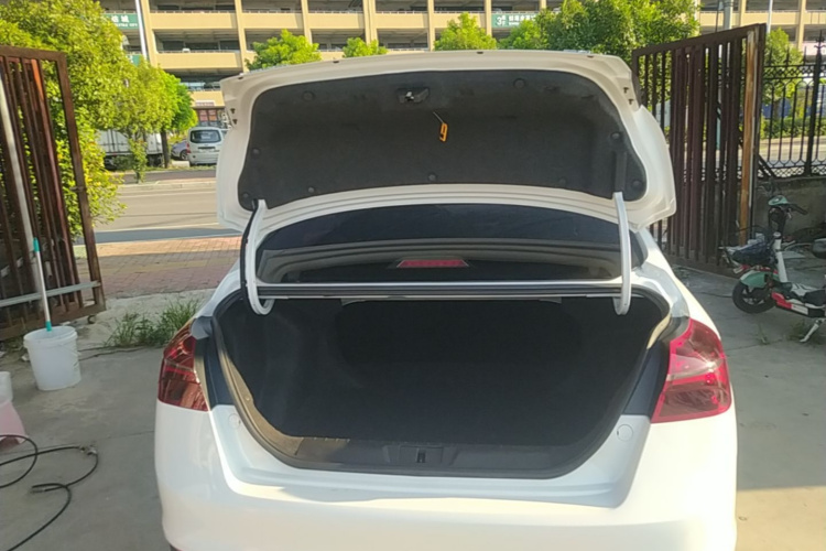 GEELY Emgrand 2021 car image #19