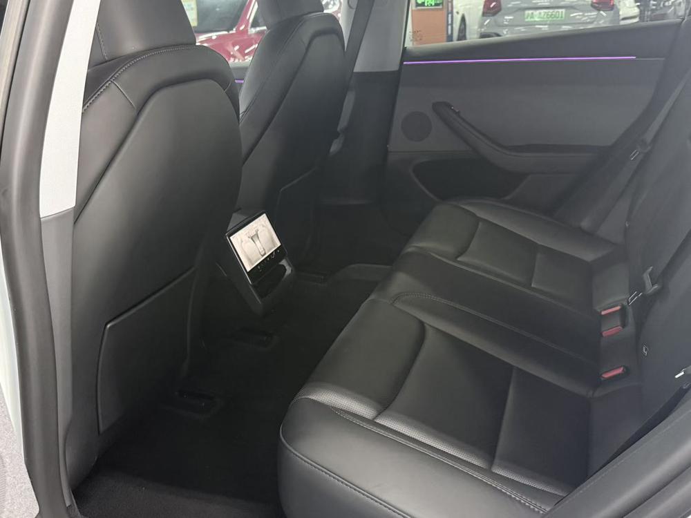 Tesla Model 3 2025 car image #11