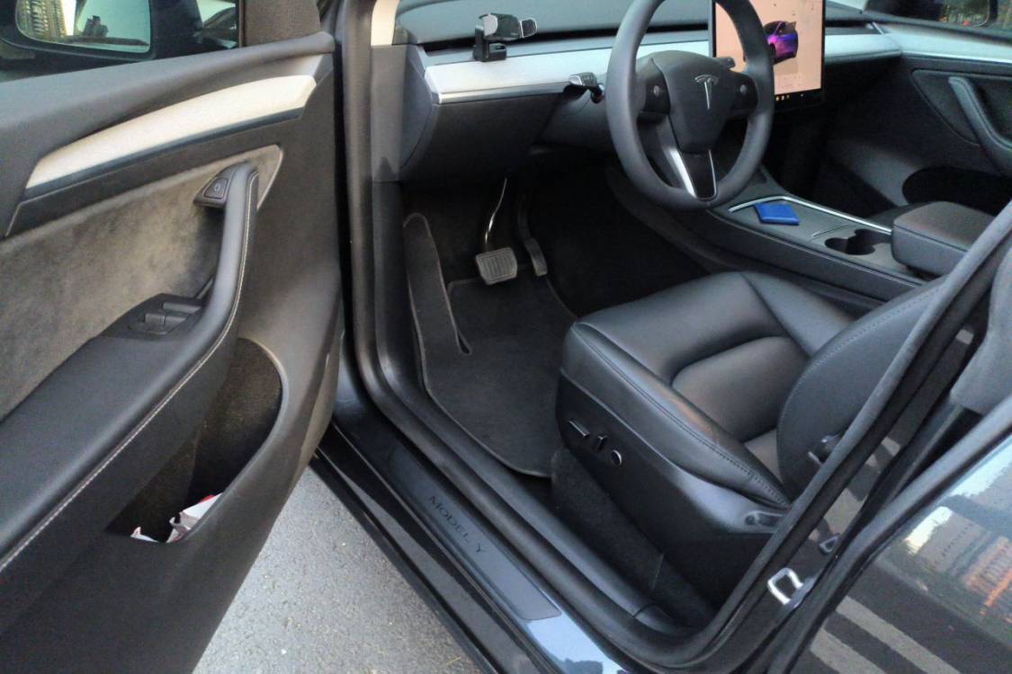 Tesla Model Y 2024 #23 Tesla Model Y 2024 car image #23
