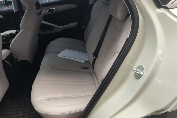 BYD YuanUP 2026 #17 BYD YuanUP 2026 immagine di auto #17