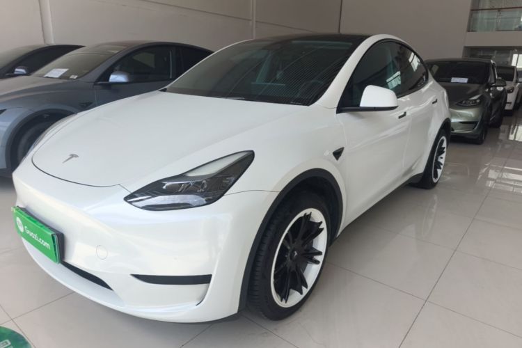 Tesla Model Y 2023 #2 Tesla Model Y 2023 car image #2