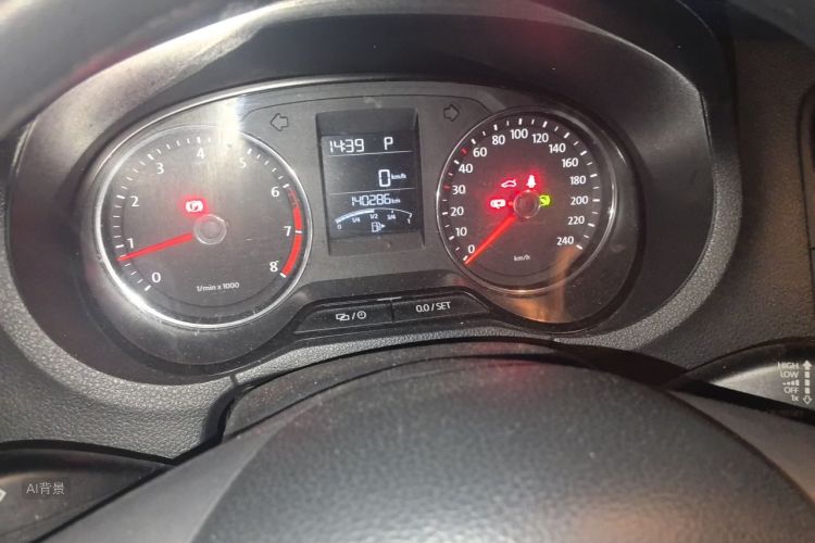 Volkswagen Polo 2015 car image #13