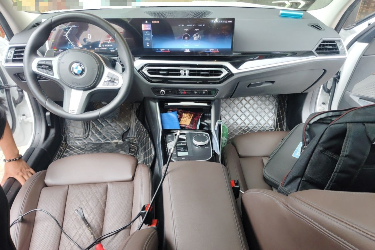 BMW 3 Series 2023 #7 BMW 3 Series 2023 car image #7