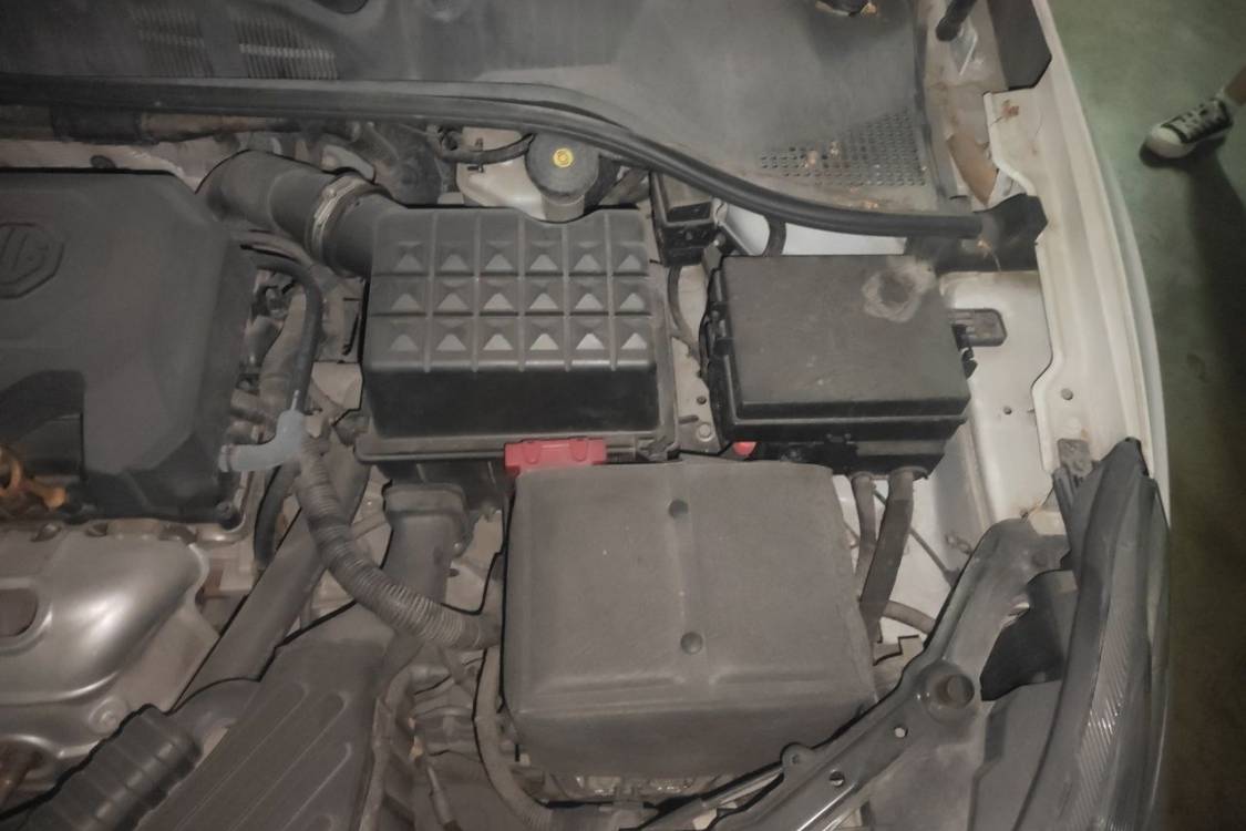 MG 5 2014 car image #12