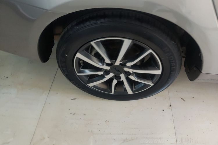 GEELY Emgrand 2019 #10 GEELY Emgrand 2019 car image #10