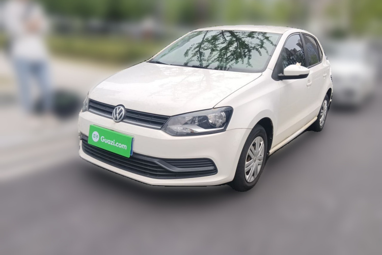 Volkswagen Polo 2015 car image #2