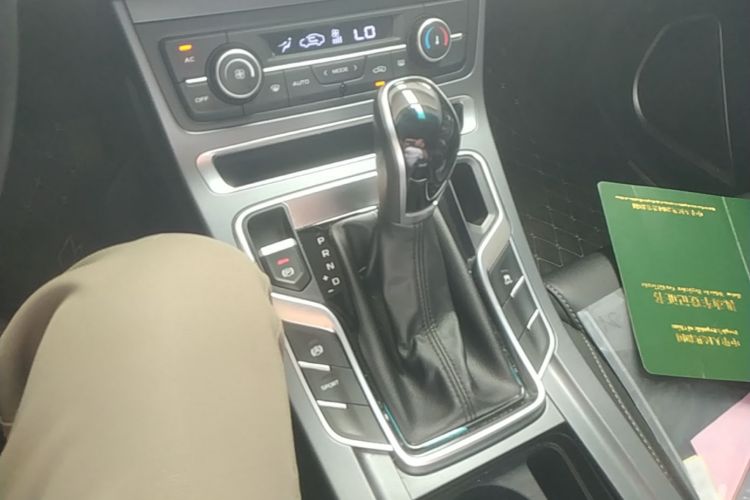 GEELY Emgrand 2020 #14 GEELY Emgrand 2020 car image #14