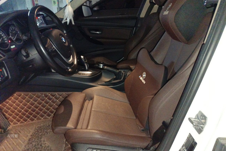 BMW 3 Series 2018 car image #17