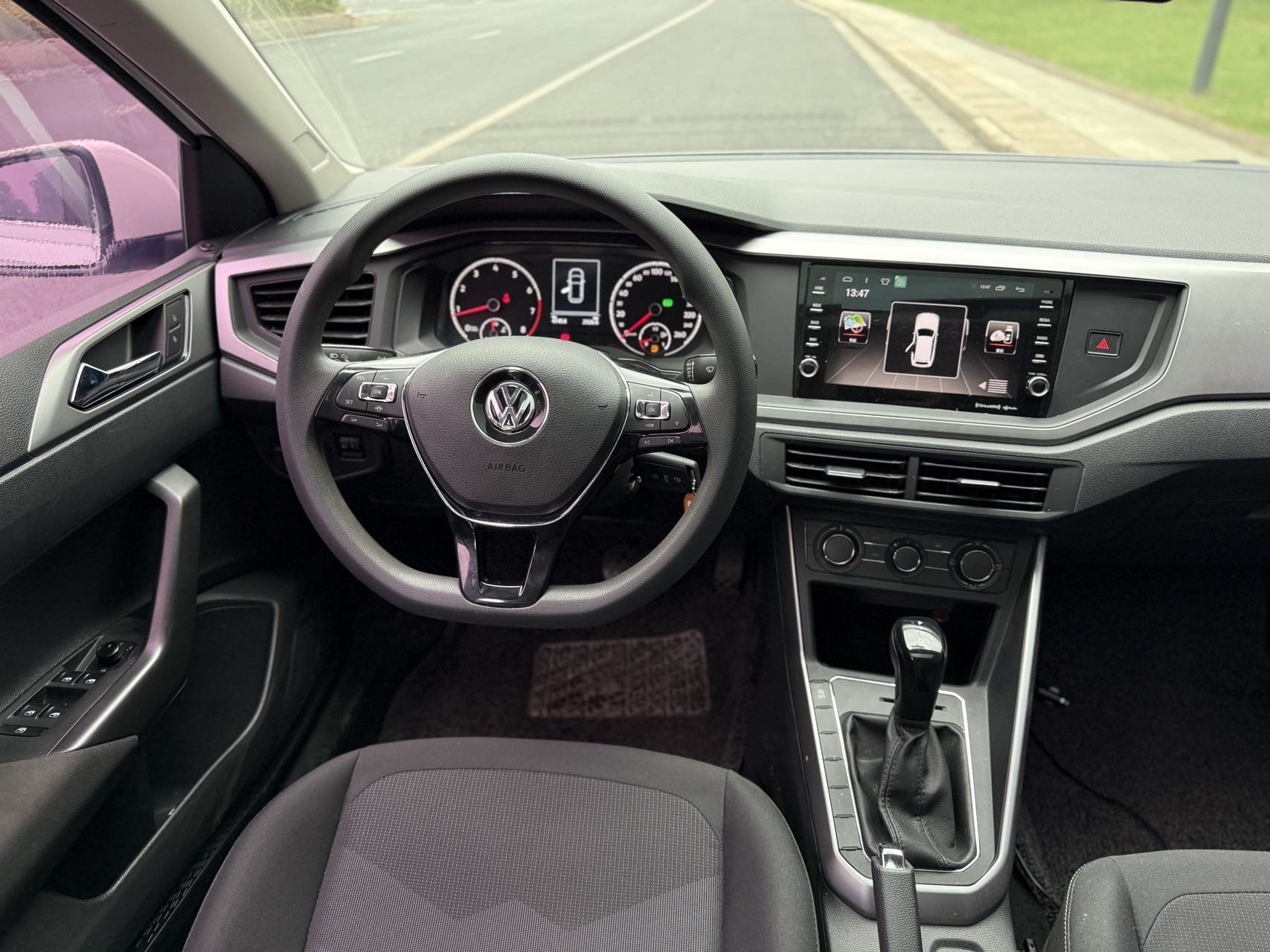 Volkswagen Polo 2019 car image #9
