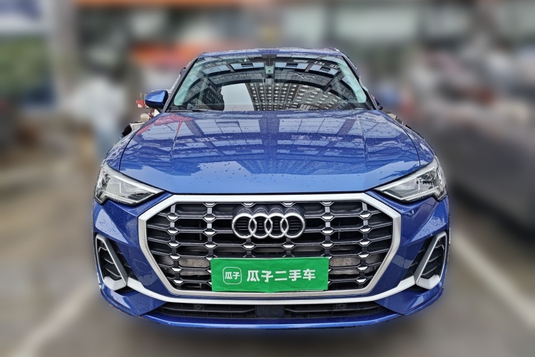 Audi Q3 2020 car image #3