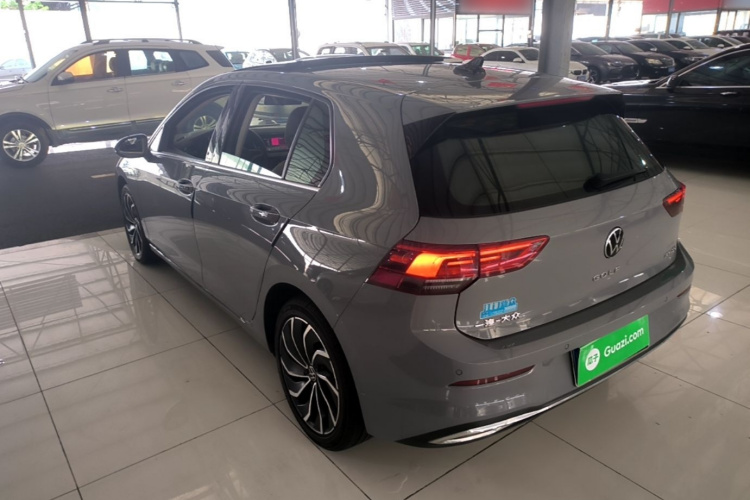 Volkswagen Golf 2021 car image #5