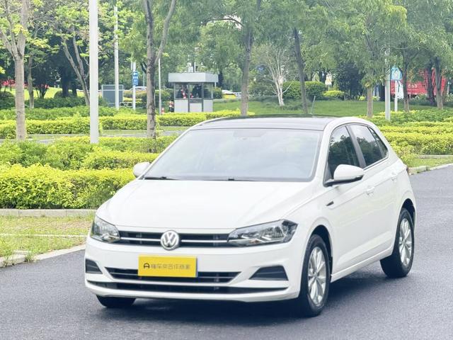 Volkswagen Polo 2019 car image #12