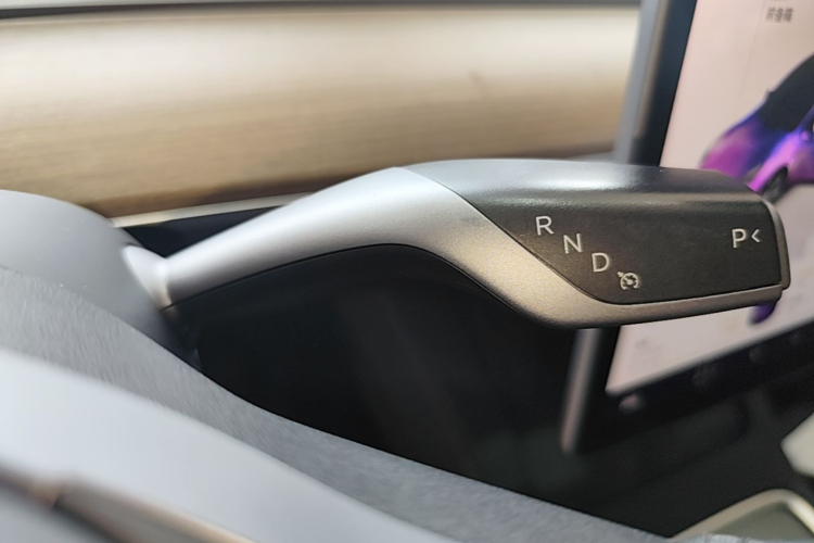 Tesla Model Y 2023 #18 Tesla Model Y 2023 immagine di auto #18