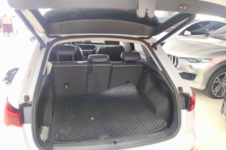 Audi Q3 2022 car image #19