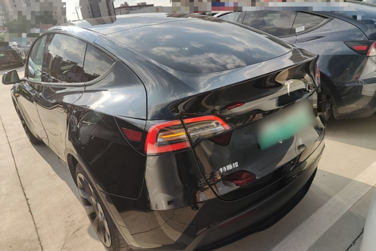 Tesla Model Y 2022 car image #5