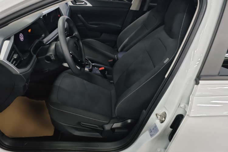 Volkswagen Polo 2022 car image #19