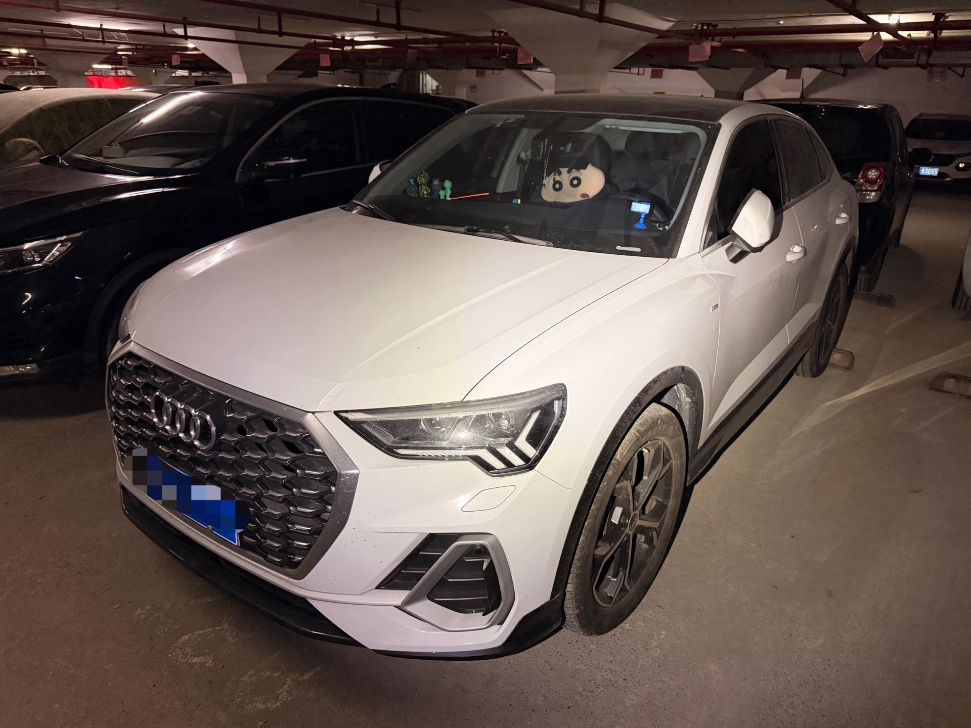 Audi Q3 2021 car image 