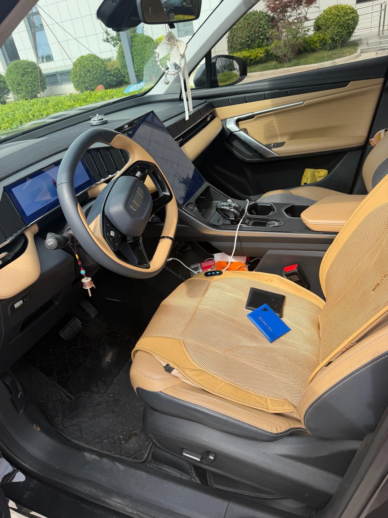 GEELY Boyue L 2023 car image #3