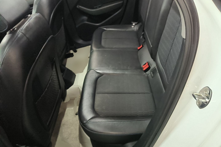 Audi A3 2018 car image #13