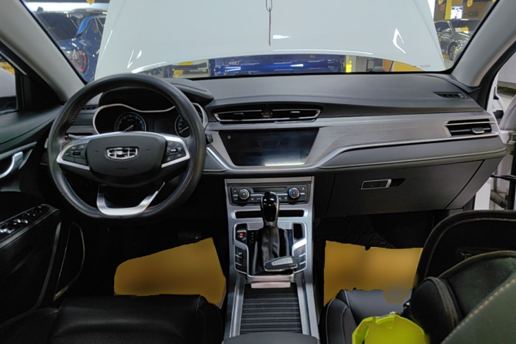 GEELY Emgrand 2021 car image #10