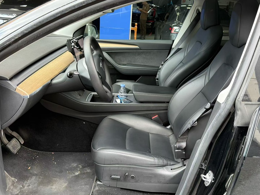 Tesla Model Y 2023 #2 Tesla Model Y 2023 car image #2