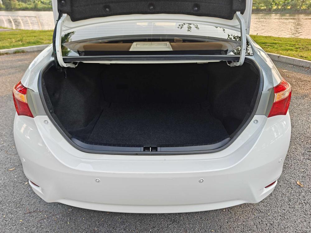 Toyota Corolla 2017 car image #16