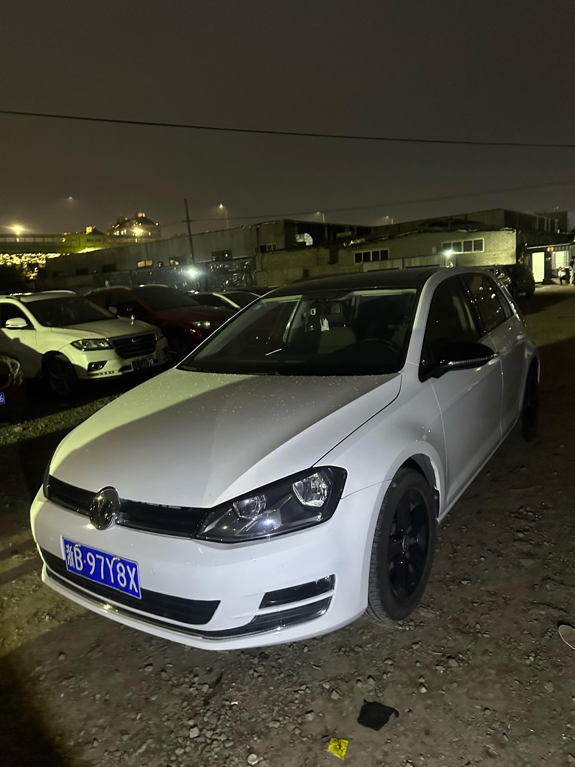 Volkswagen Golf 2017 car image 