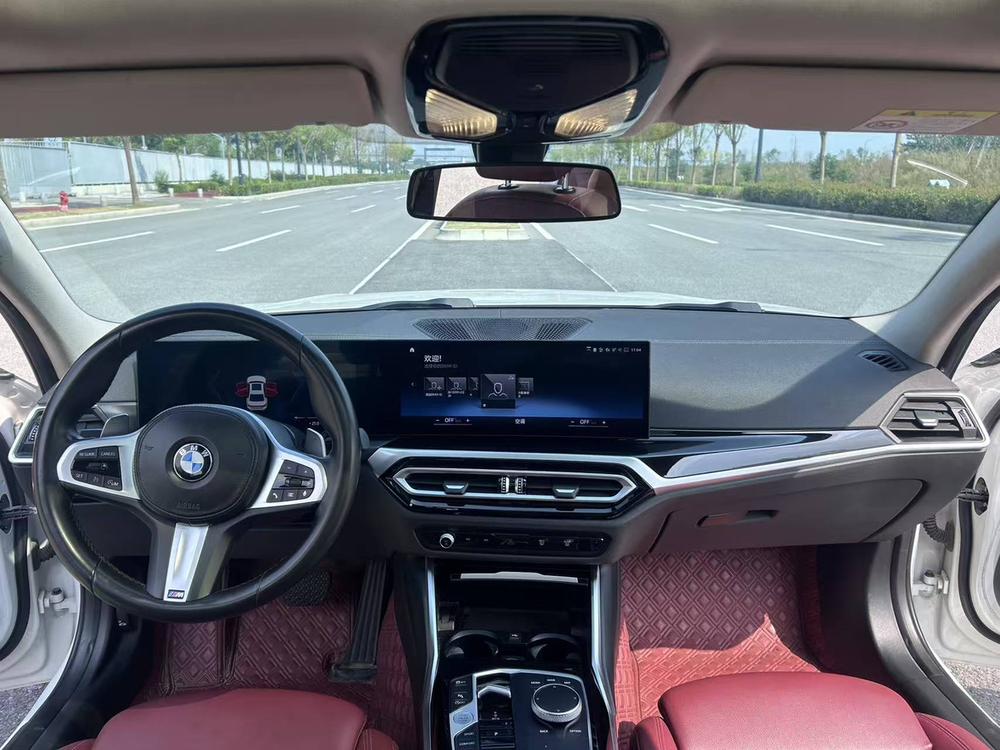 BMW 3 Series 2023 #9 BMW 3 Series 2023 صورة سيارة #9