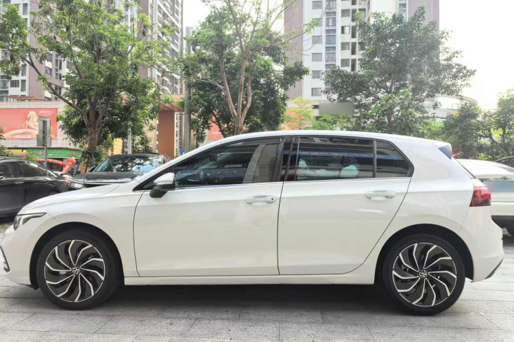 Volkswagen Golf 2021 immagine di auto #5