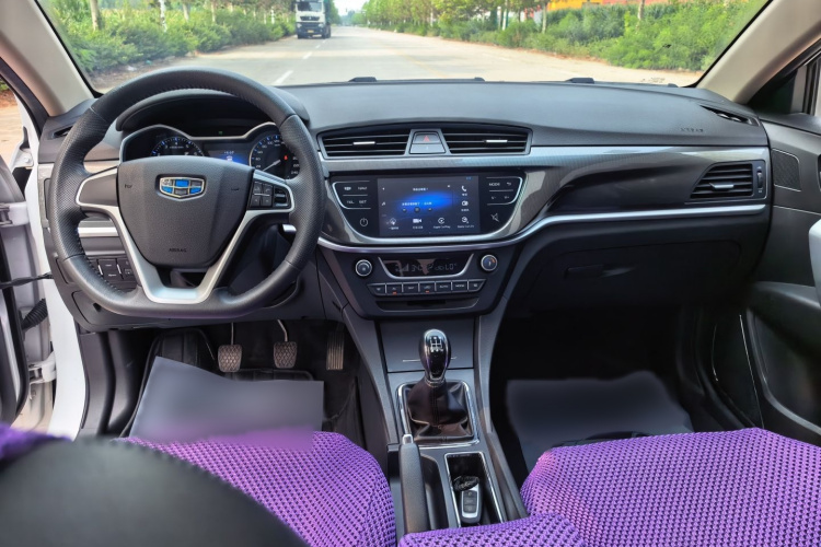 GEELY Emgrand 2017 car image #13