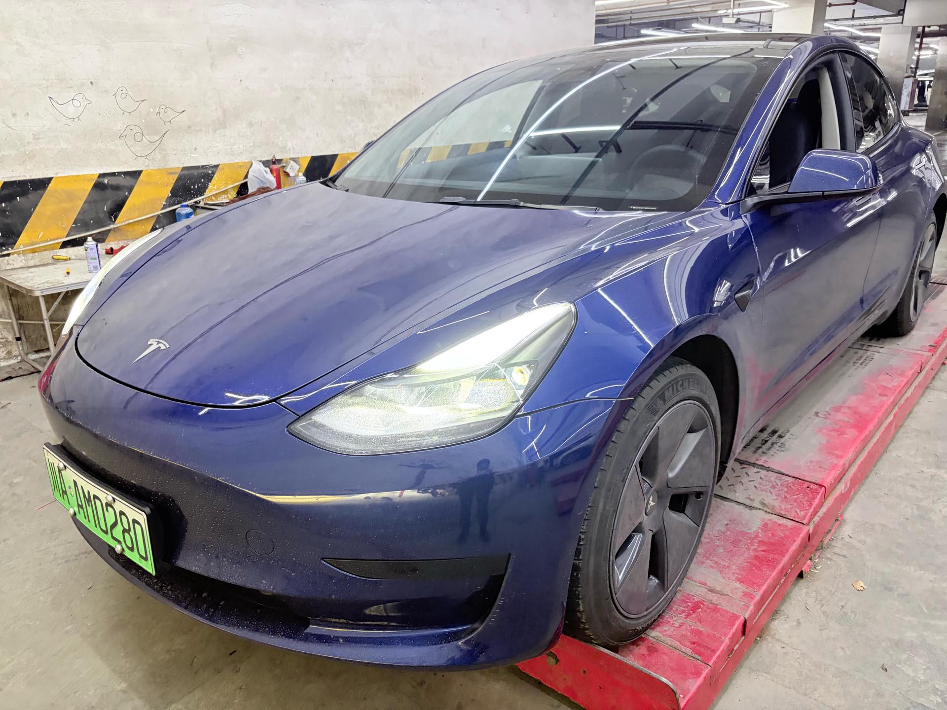 Tesla Model 3 2023 car image 